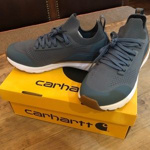 Great looking new women’s blue sneaker size 7.5 m